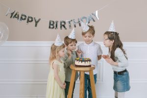 কোন পরিস্থিতিতে কোন Birthday Caption বেছে নেবেন?