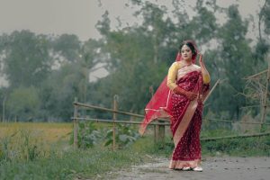 শাড়ির ক্যাপশন লেখার সহজ উপায়